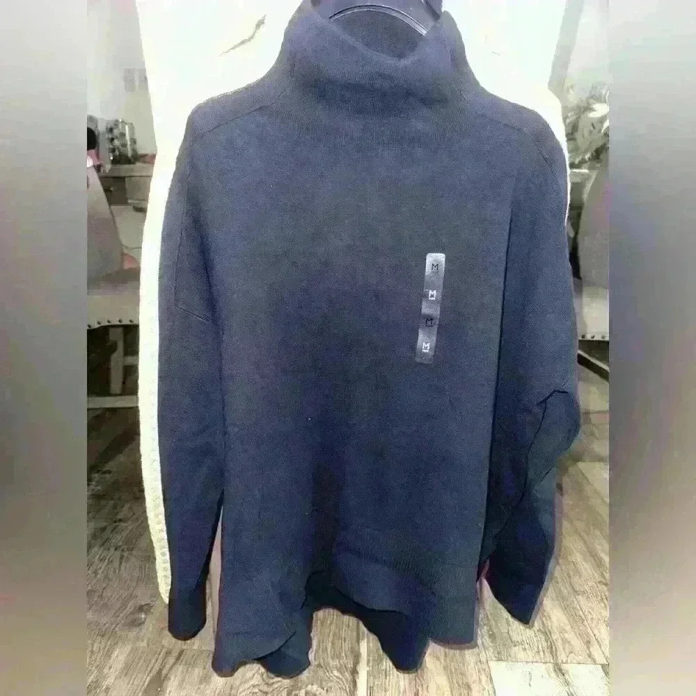 TOMMY HILFIGER Navy  With Red And Gold Metallic Sleeves Turtleneck Sweater M